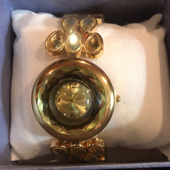 NEW!!⏱ Strada Watch ⏱ - Picture 7 of 9